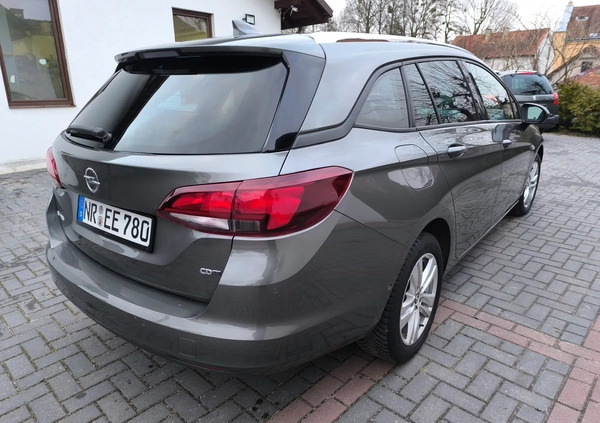 Opel Astra cena 32900 przebieg: 221421, rok produkcji 2017 z Olsztyn małe 352